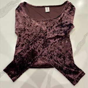 Velvet long sleeve top, super cute for the winter and holidays.